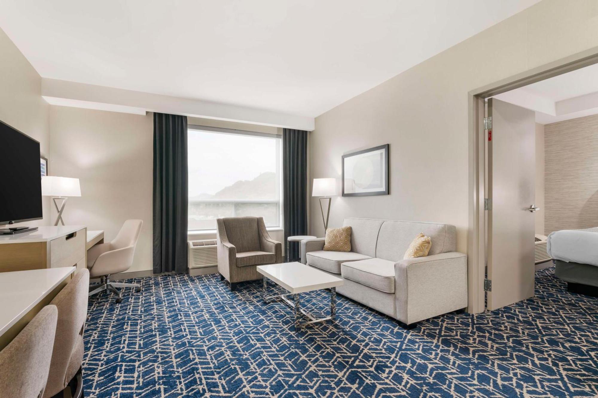 Best Western Premier Route 97 Vernon Exteriör bild